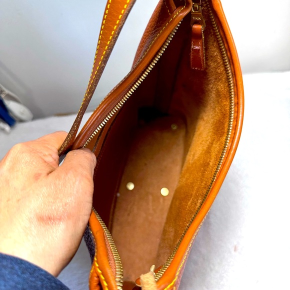 Dooney and Bourke shoulder bag - Picture 8 of 11